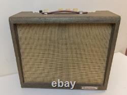 1950s Western Auto Truetone Guitar Tube Amplifier Guild 40T with Footswitch Read