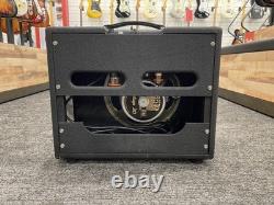 Excellent Victoria Model 5112 Electric Guitar Tube Combo Amplifier, 5W, Black Tw