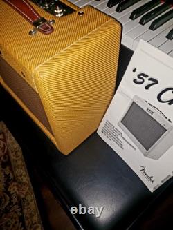 Fender Custom Champ 5-W Tube Guitar Amplifier Lacquered Tweed