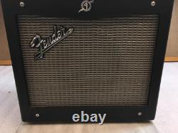 Fender Mustang I (V. 2) Guitar Amplifier Amp Ex Cond! Delay Reverb Chorus DSP