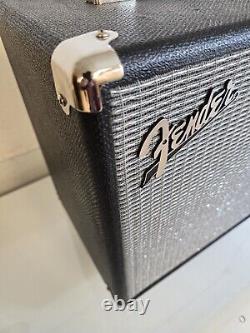 Fender Rumble 25 1x8 25W Bass Combo Amplifier WORKS EXCELLENT