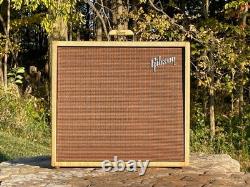 Gibson GA-30 RV Invader amplifier tweed Jensen very near mint withluggage cover