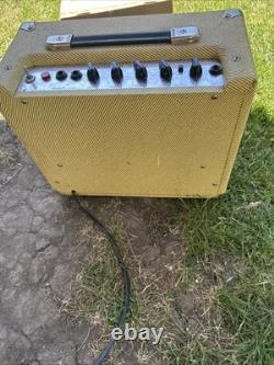 VINTAGE Washburn Electric Guitar Amplifier VGA 15 Tested Works