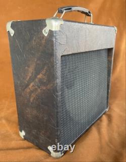 Vintage Rock Amps Petros 1 Battery Powered Guitar Amplifier Working