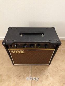 Vox VR15 Combo Guitar Amp Valve Reactor 1 Watt Tube Pre 15 Watt Power 8 Speaker