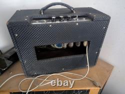 AMPEGJ-12-T Amplificateur de Guitare Tremolo VINTAGE 1965 AMPEGJ-12-T Amplificateur de Guitare Tremolo VINTAGE 1965