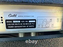 Ampli pour guitare GUILD THUNDER 1 des années 60 avec haut-parleur de 10 pouces, 12 watts et tubes Mullard en excellent état.