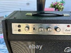 Ampli pour guitare GUILD THUNDER 1 des années 60 avec haut-parleur de 10 pouces, 12 watts et tubes Mullard en excellent état.