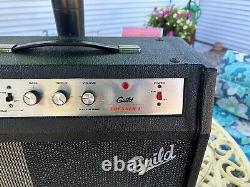 Ampli pour guitare GUILD THUNDER 1 des années 60 avec haut-parleur de 10 pouces, 12 watts et tubes Mullard en excellent état.