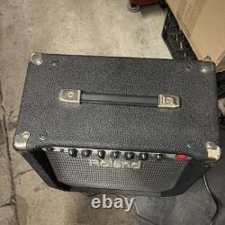 Amplificateur combo pour guitare Roland GC-405X 32 W, 4 haut-parleurs, 2 canaux, à transistor, 8 ohms