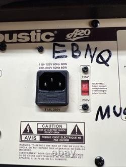 Amplificateur combo pour guitare acoustique Acoustic A20 marron/tan avec égaliseur 3 bandes, 8 pouces, 20W