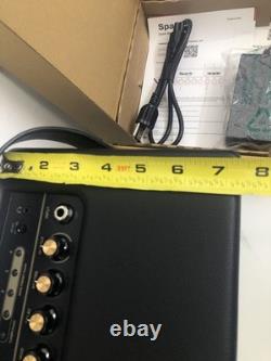 Amplificateur combo pour guitare et basse Positive Grid Spark 40, avec pédale de commande