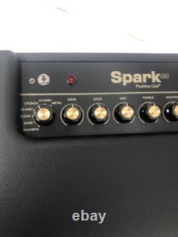 Amplificateur combo pour guitare et basse Positive Grid Spark 40, avec pédale de commande