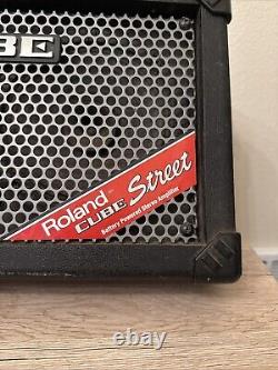 Amplificateur combo stéréo Roland Cube Street pour guitare alimenté par batterie EN ÉTAT.