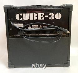 Amplificateur de guitare Combo ROLAND CUBE-30X noir avec entrée AUX 30W en bon état d'occasion