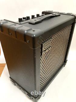 Amplificateur de guitare Combo ROLAND CUBE-30X noir avec entrée AUX 30W en bon état d'occasion