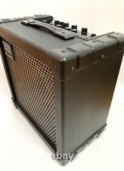 Amplificateur de guitare Combo ROLAND CUBE-30X noir avec entrée AUX 30W en bon état d'occasion