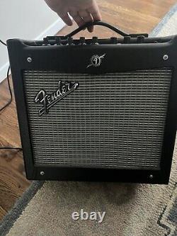 Amplificateur de guitare Fender Mustang 1 (V. 2) 70w #12001263 Pr824