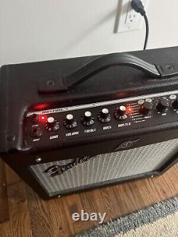 Amplificateur de guitare Fender Mustang 1 (V. 2) 70w #12001263 Pr824