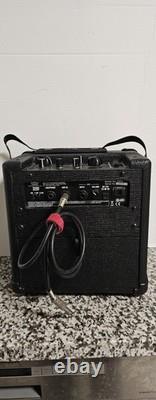 Amplificateur de guitare Vox Da5 avec cordon d'alimentation original testé, fonctionne très bien, nécessite des piles.