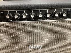 Amplificateur de guitare à lampes combo 2 canaux Music Man Sixty-Five 212 avec interrupteur et housse