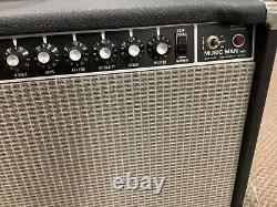 Amplificateur de guitare à lampes combo 2 canaux Music Man Sixty-Five 212 avec interrupteur et housse