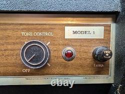 Amplificateur de guitare à tubes entier Kalamazoo Modèle 1 en bois avec grille noire 1967 en excellent état