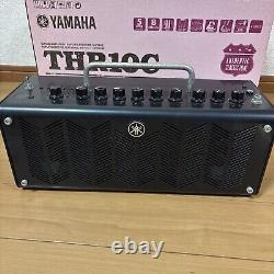 Amplificateur de guitare combo YAMAHA THR10C avec adaptateur