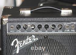 Amplificateur de guitare électrique Fender Frontman. Ou petit système de sonorisation! Avec un NOUVEAU micro GRATUIT.