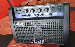 Amplificateur de guitare électrique portable Yamaha VA-10 rare. Alimenté par A/C ou batterie.