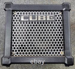Amplificateur de guitare portable Roland Micro Cube GX alimenté par batterie
