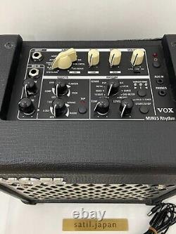 Amplificateur de modélisation de guitare VOX avec haut-parleur MINI 5 de 5W et rythmes intégrés.