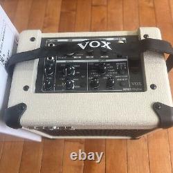 Amplificateur de modélisation de motifs rythmiques VOX MINI5 Ivory alimenté par batterie 6AA pour guitare