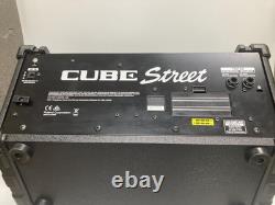 Amplificateur stéréo combo Roland Cube Street pour guitare, alimenté par batterie, testé
