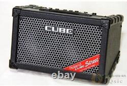 Amplificateurs de guitare stéréo combo Roland Cube Street alimentés par batterie