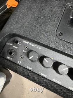 Fender Mustang LT25 25W 1x8 ampli de guitare à modélisation noir + boîte, câble, médiators, en l’état