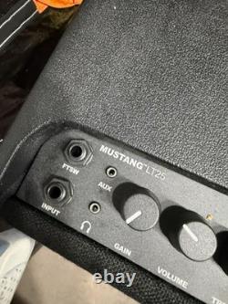 Fender Mustang LT25 25W 1x8 ampli de guitare à modélisation noir + boîte, câble, médiators, en l’état