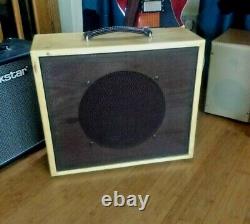 Le Cabinet Du Haut-parleur De Guitare. 1 X 12 Avec Haut-parleur Celestion G12t75 Usagé