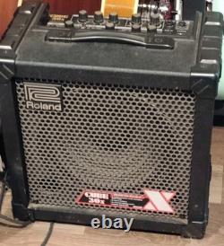 Roland CUBE-30X ampli combo pour guitare 30 W avec modélisation COSM et accordeur intégré