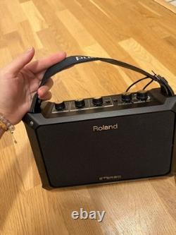 Roland Mobile-AC amplificateur portable pour guitare acoustique alimenté par batterie
