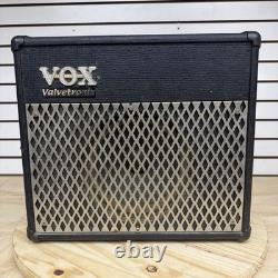 Vox Valvetronix AD30VT ampli combo guitare 30 W testé avec cordon d’alimentation et câble auxiliaire d’origine