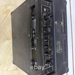 Vox Valvetronix AD30VT ampli combo guitare 30 W testé avec cordon d’alimentation et câble auxiliaire d’origine