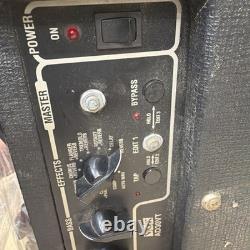 Vox Valvetronix AD30VT ampli combo guitare 30 W testé avec cordon d’alimentation et câble auxiliaire d’origine